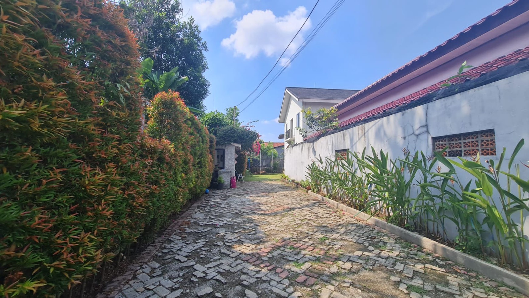 Rumah Cantik Tuscany - Barn Style home Siap Huni Area Jagakarsa Jakarta selatan