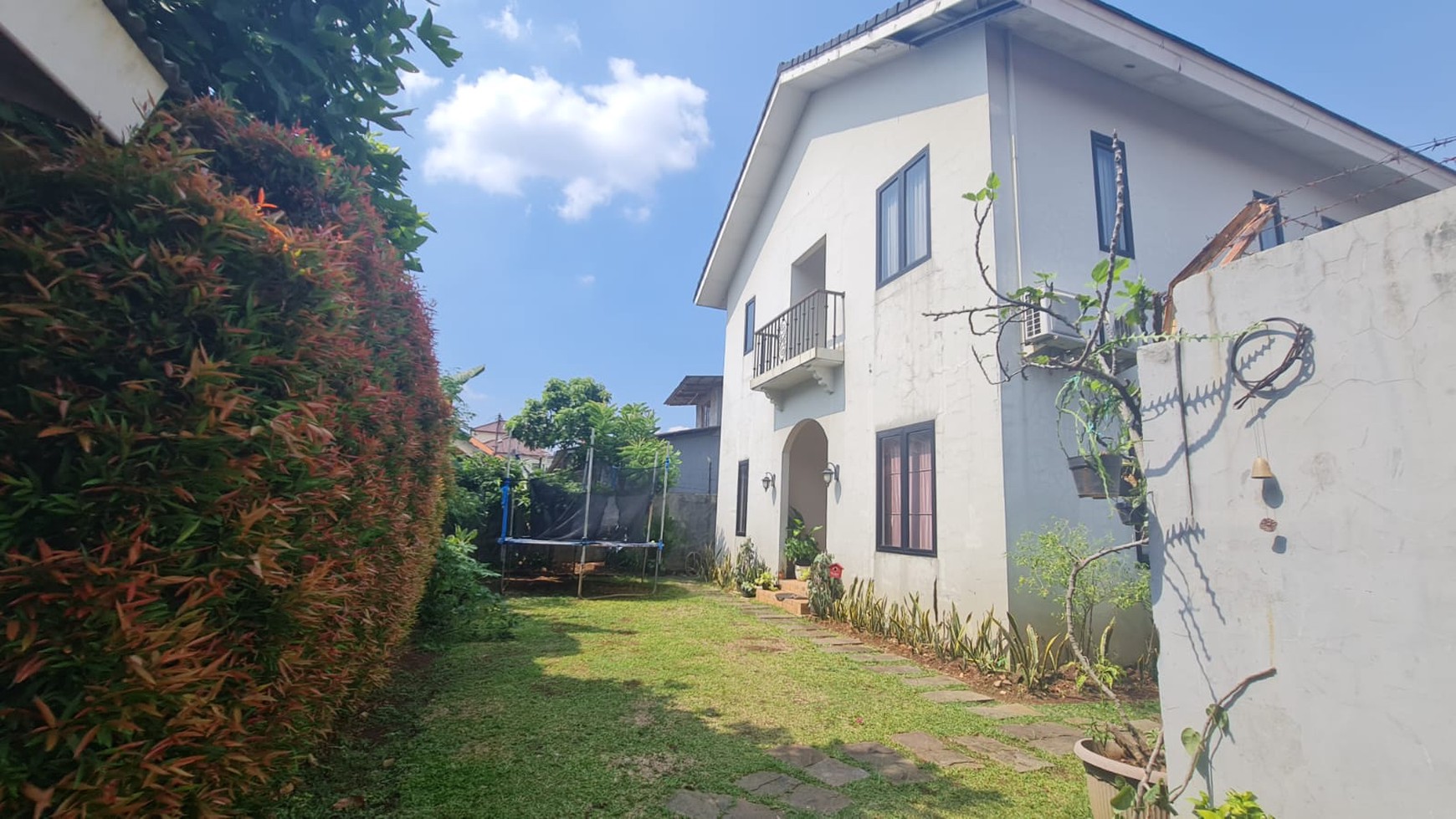 Rumah Cantik Tuscany - Barn Style home Siap Huni Area Jagakarsa Jakarta selatan