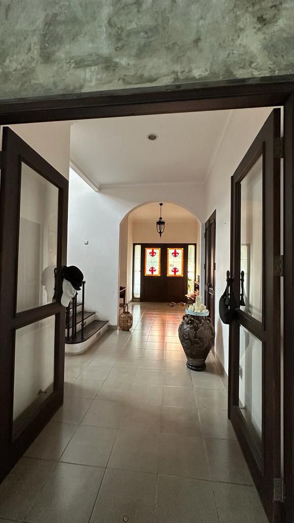 Rumah Cantik Tuscany - Barn Style home Siap Huni Area Jagakarsa Jakarta selatan