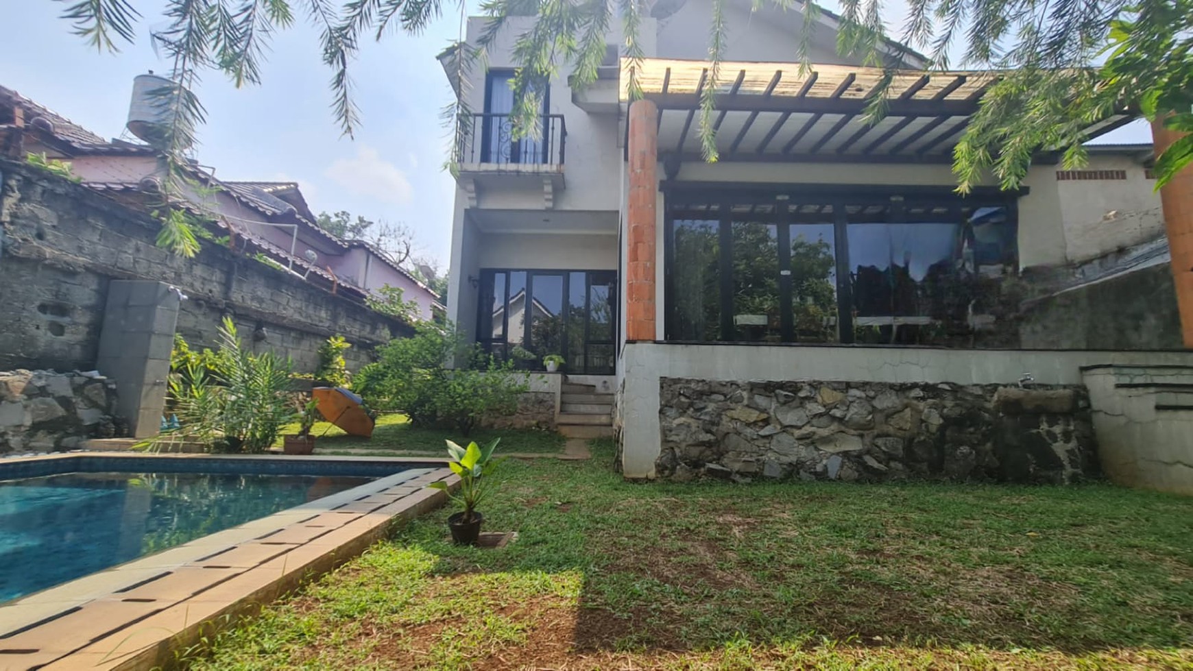 Rumah Cantik Tuscany - Barn Style home Siap Huni Area Jagakarsa Jakarta selatan