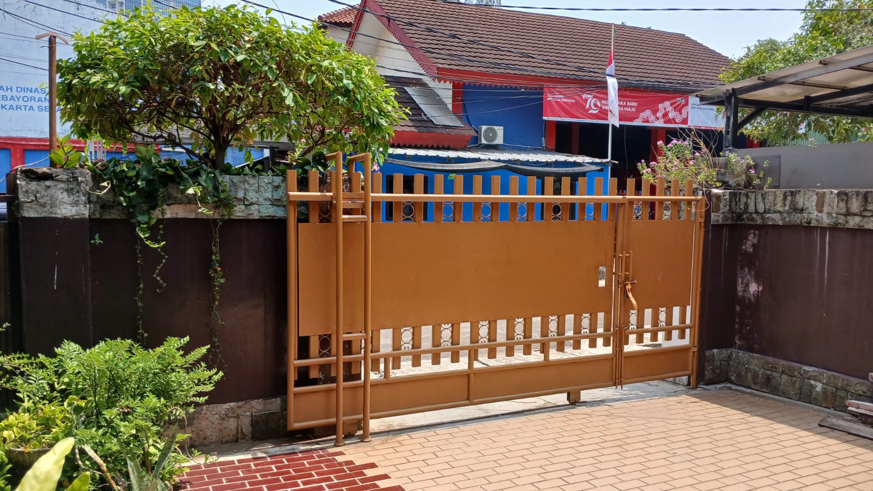  Rumah dengan suasana vintage dan tenang, Bangunan Kokoh Lokasi Strategis di Kebayoran Baru, Jakarta Selatan