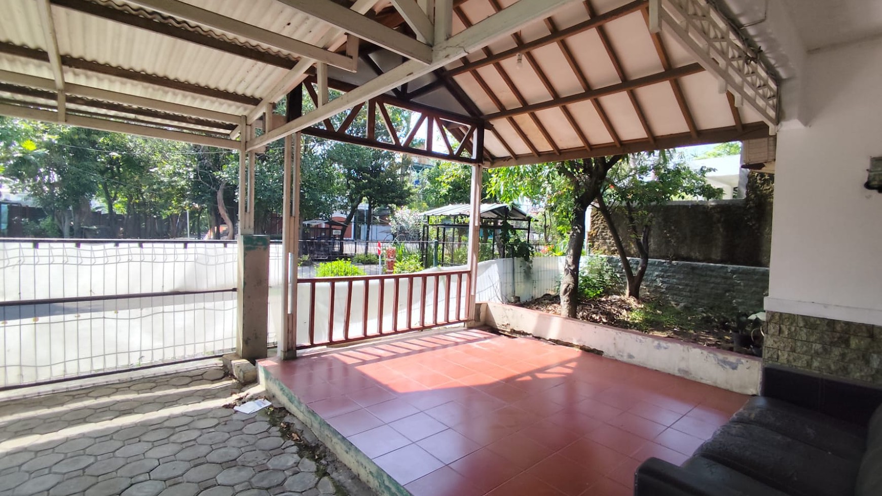 Rumah Bagus Terawat di jl Taman Rafleisa Bandung