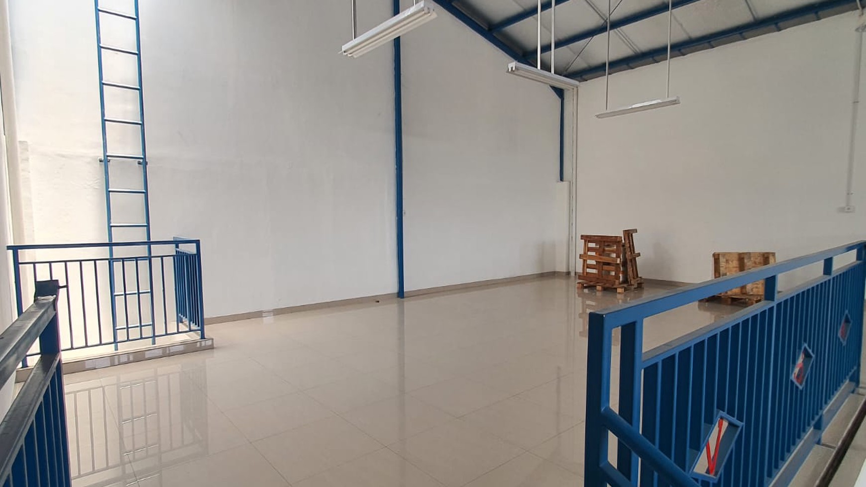 Gudang ada kantor siap pakai, Lokasi strategis di Pergudangan Central Cakung 