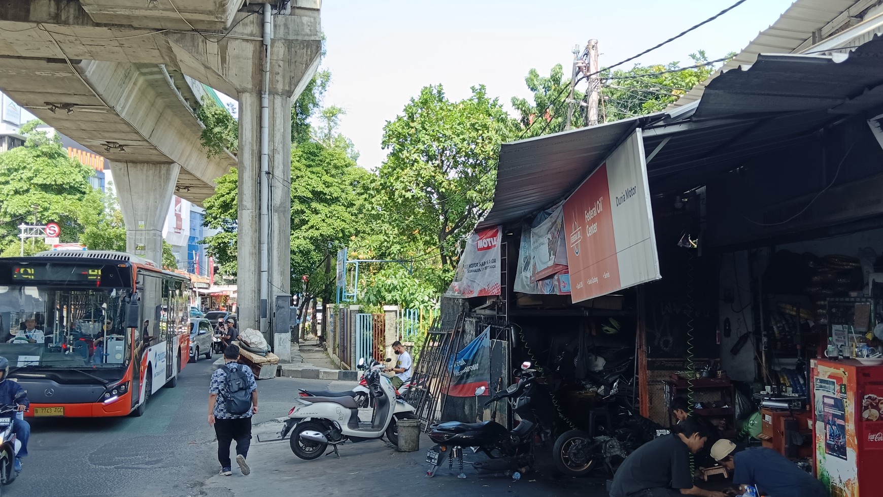 Tanah Komersil di Wolter Monginsidi