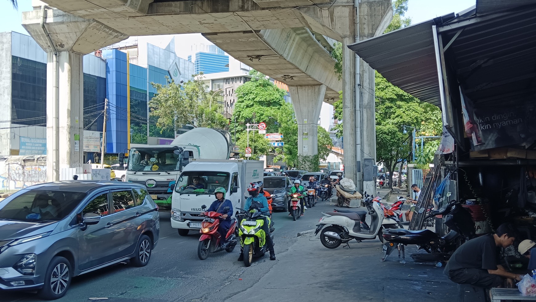 Tanah Komersil di Wolter Monginsidi