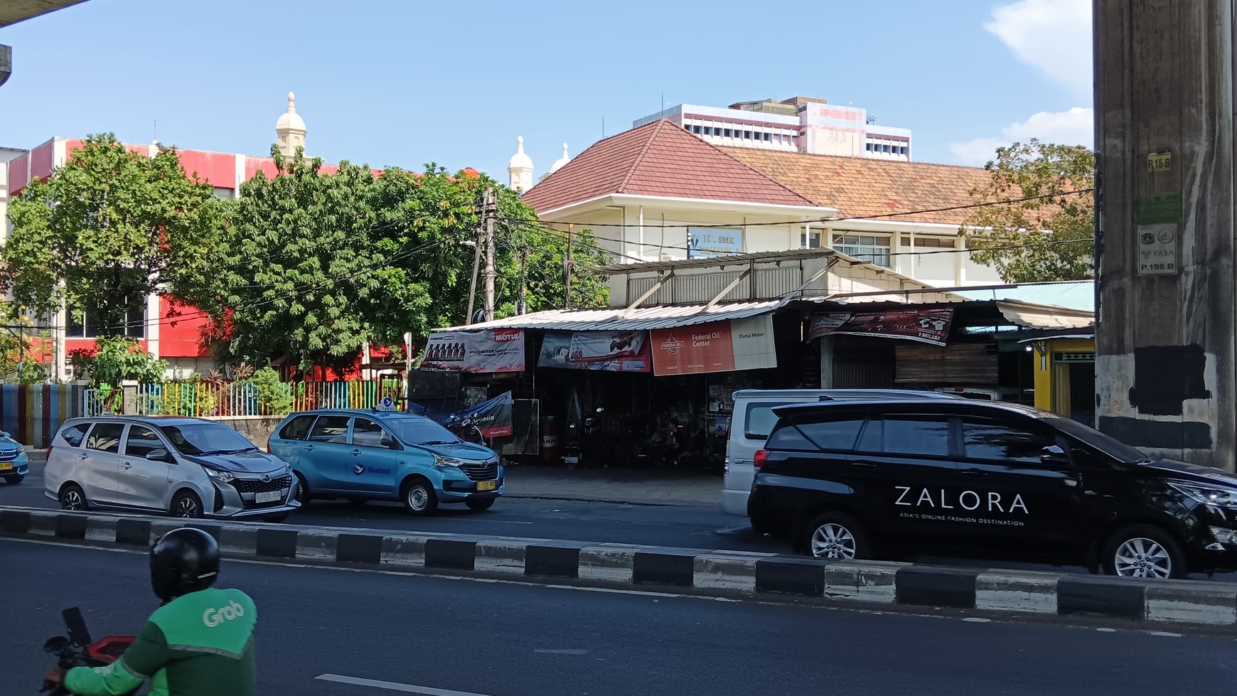 Tanah Komersil di Wolter Monginsidi