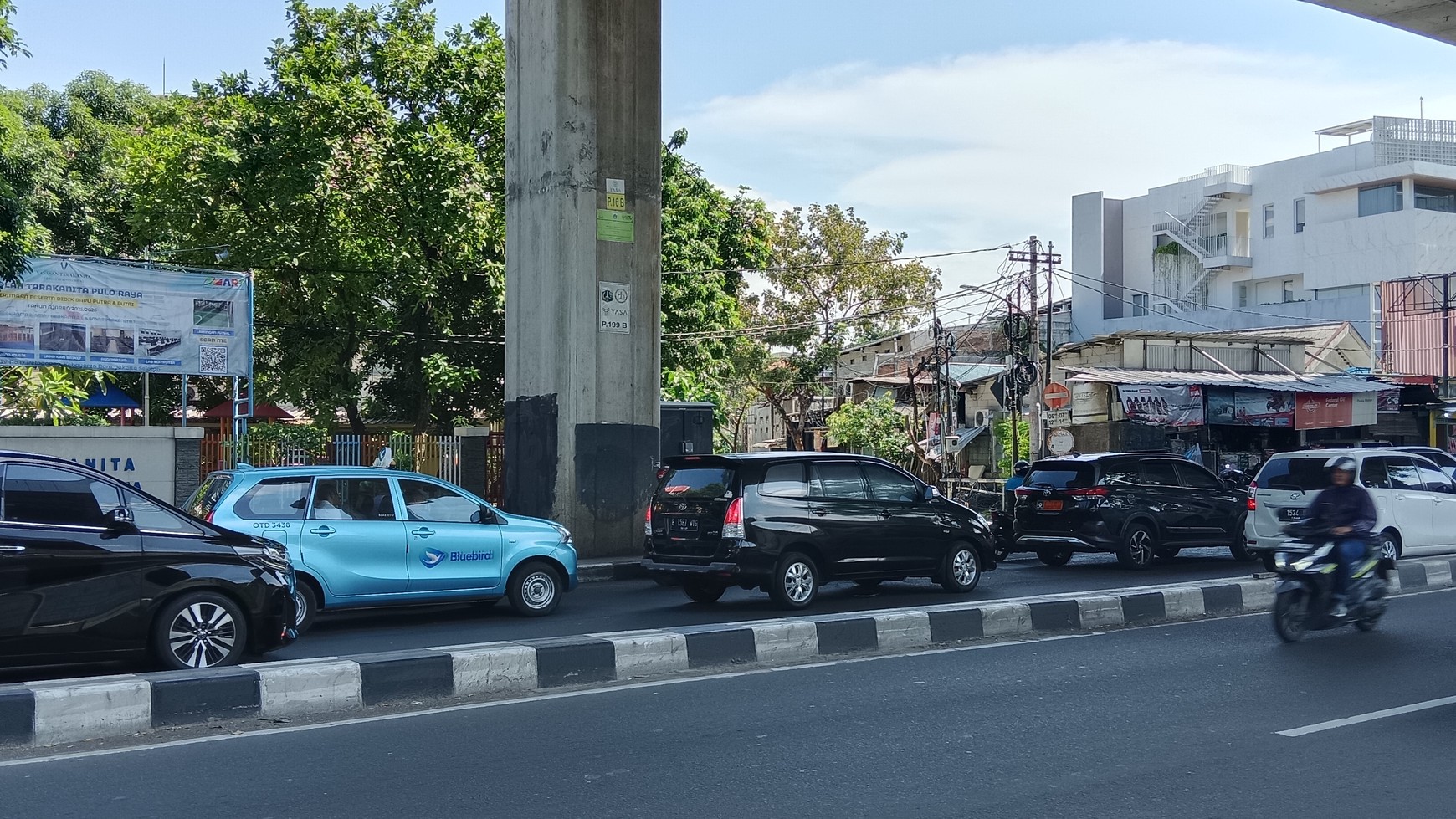 Tanah Komersil di Wolter Monginsidi