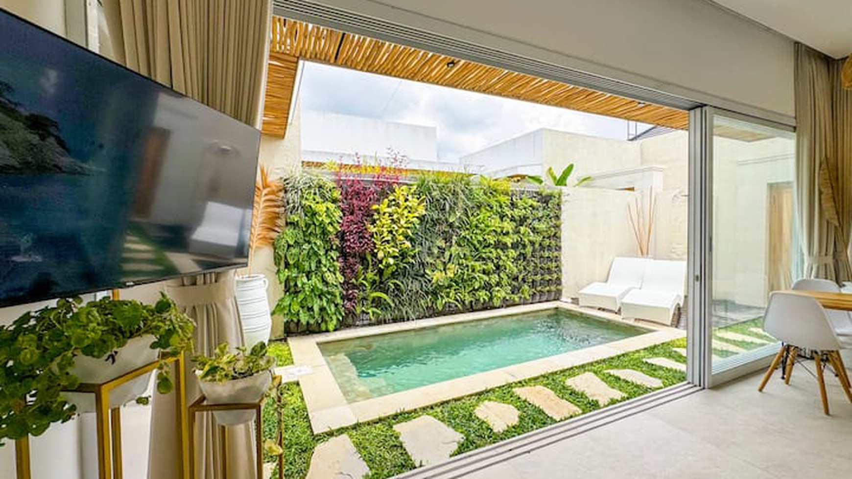 For Sale Leasehold - Brand new modern cozy villa in Kerobokan - Bali ( type Nameera Moon - 2 )