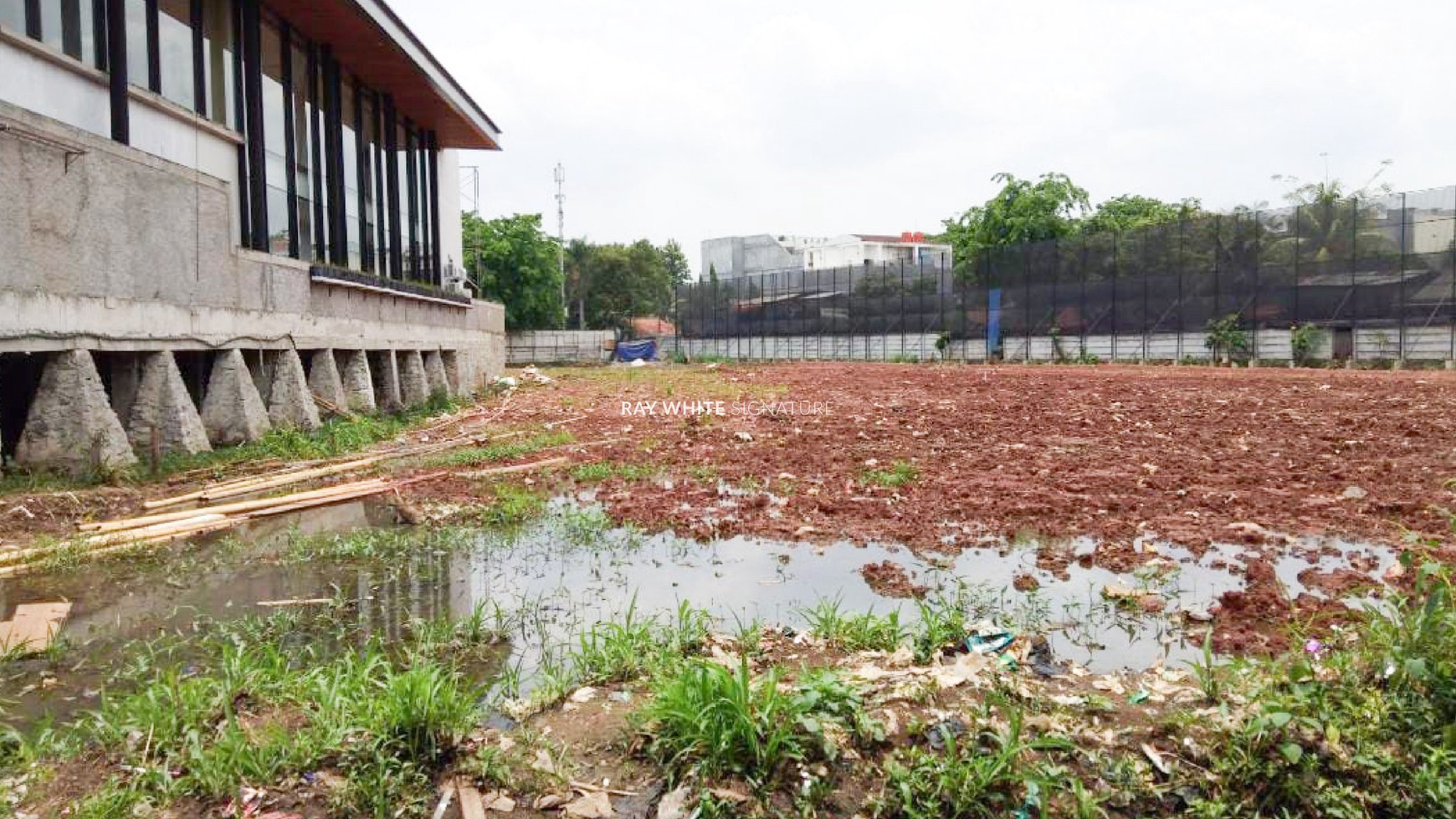 Tanah dan Bangunan Komersil di Jl Kesehatan Raya