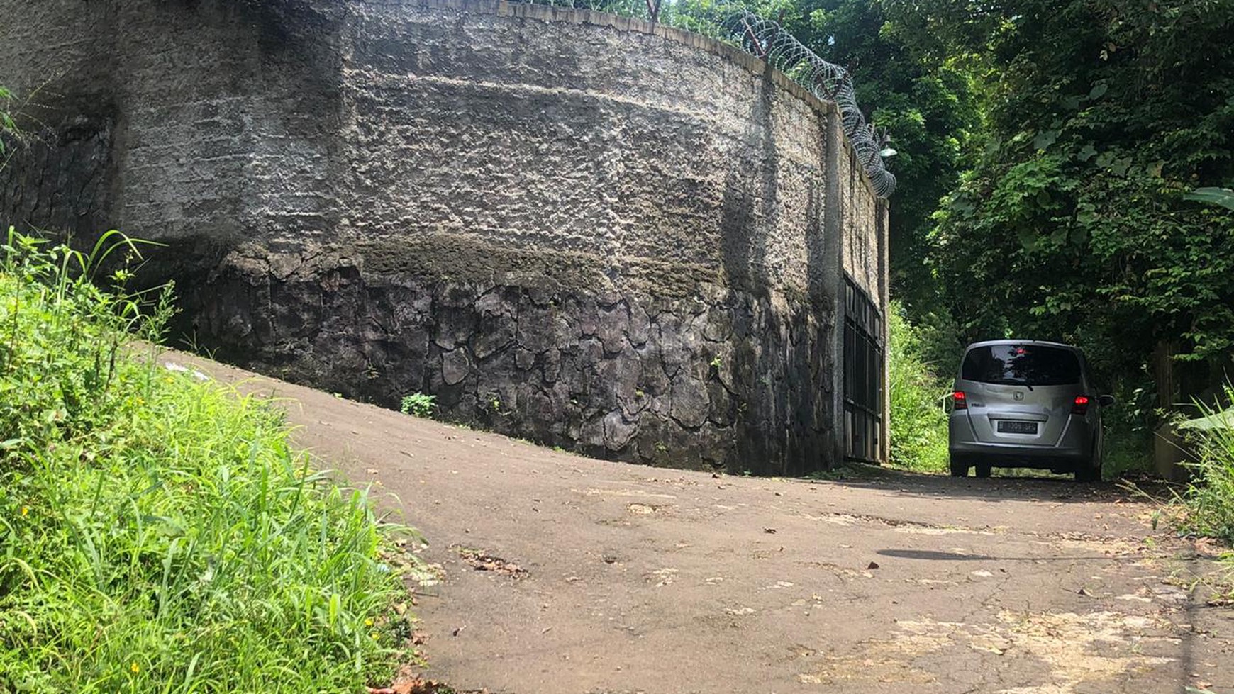 Rumah lingkungan aman dan nyaman di Sentul