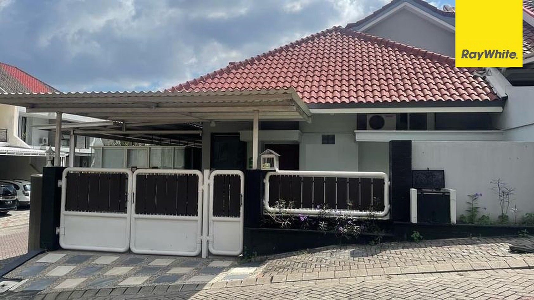 Rumah Dijual Citraland Surabaya - International Village