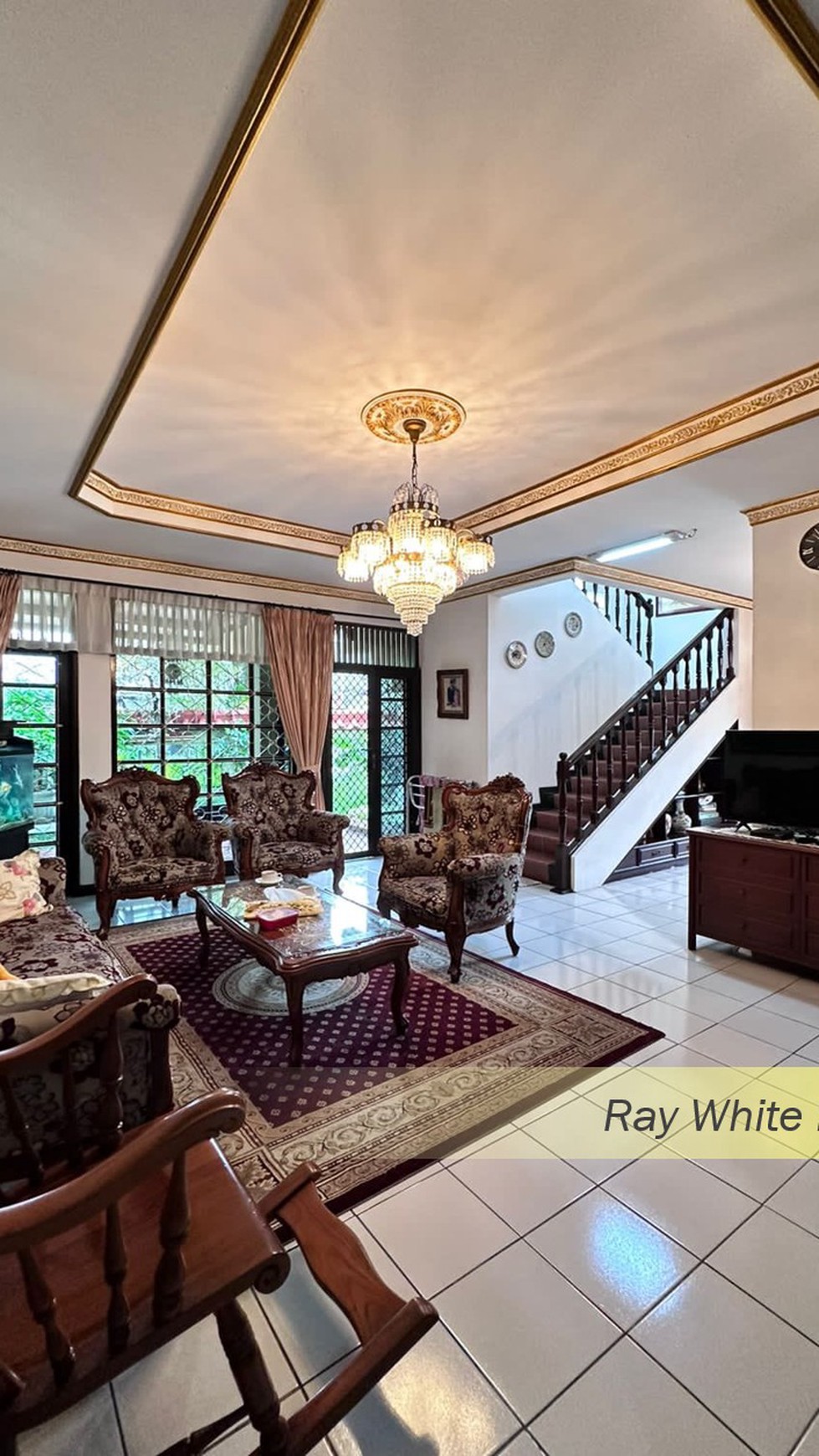 RUMAH SIAP HUNI POSISI HOEK BEST PRICE DI PONDOK INDAH, JAKARTA SELATAN #CH