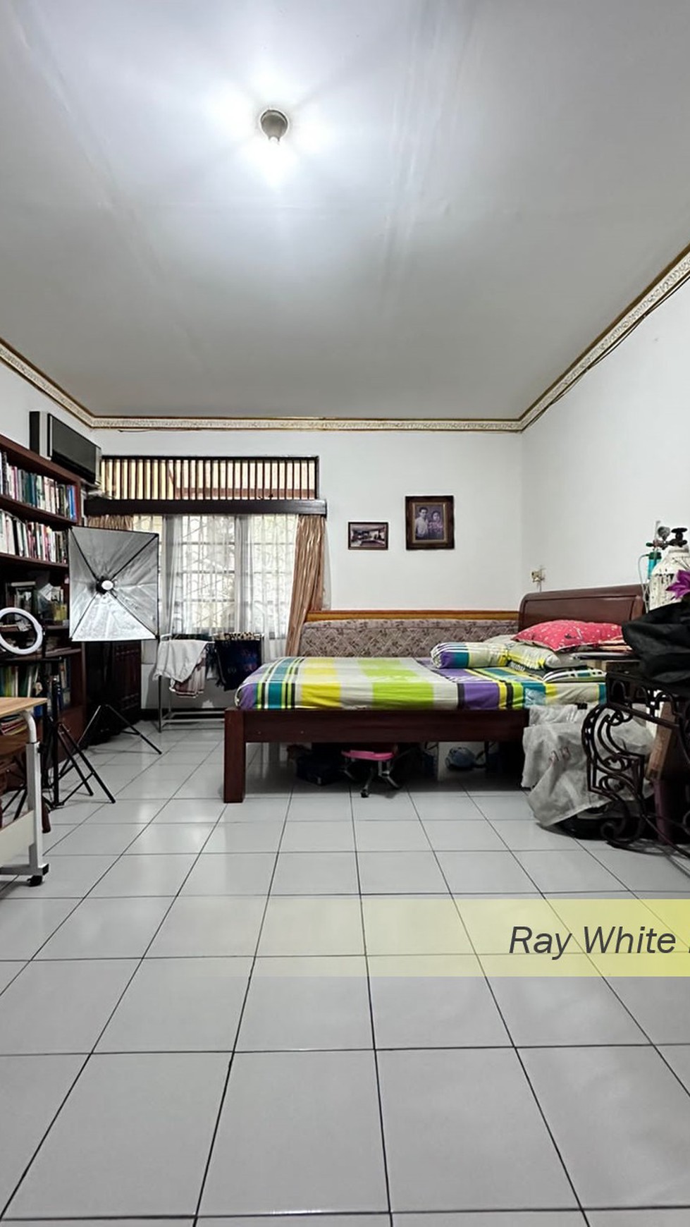 RUMAH SIAP HUNI POSISI HOEK BEST PRICE DI PONDOK INDAH, JAKARTA SELATAN #CH