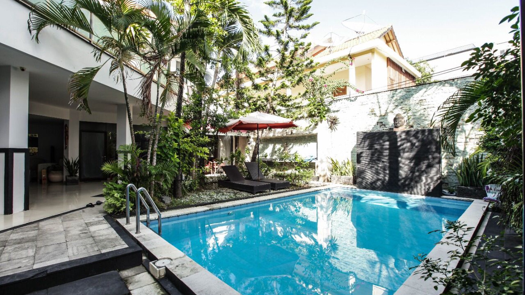 Tropical Garden A Luxurious In Great Area Legian