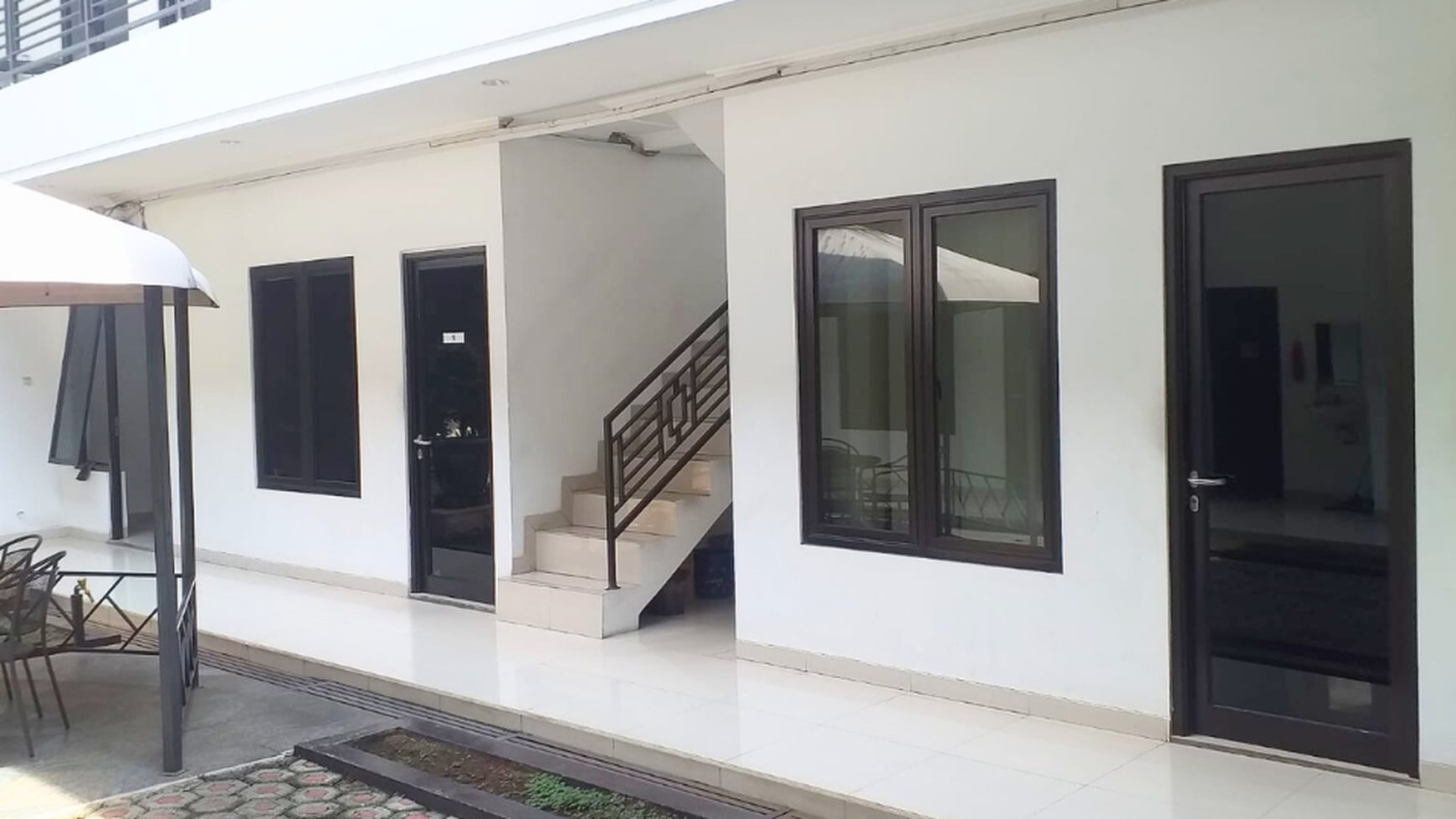 Rumah/Kantor 2 Lantai Siap Huni Lokasi Sangat Strategis di Jatipadang, Pasar Minggu, Jakarta Selatan