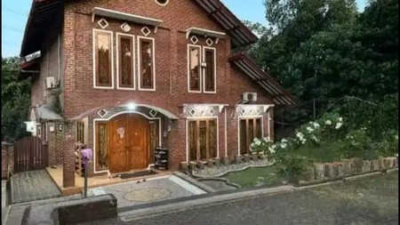 Rumah bagus, Asri dan nyaman lokasi strategis di Serua- Ciputat