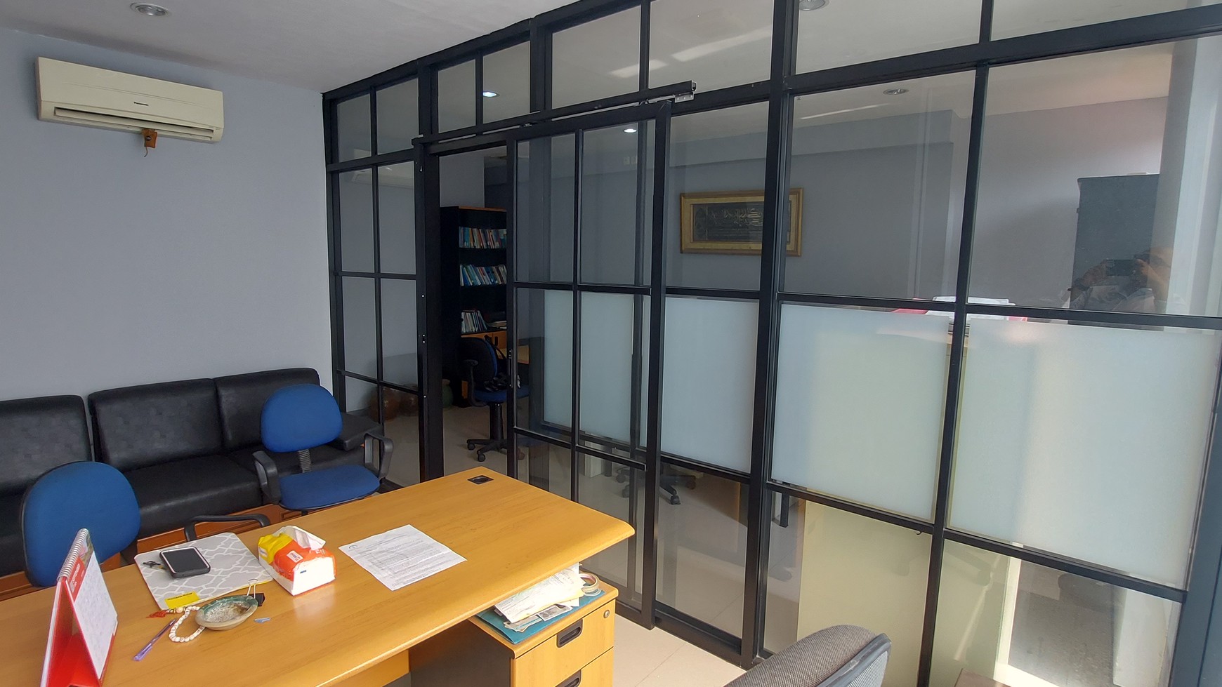 Ruang Kantor Strategis di Apartemen Cervino Tebet