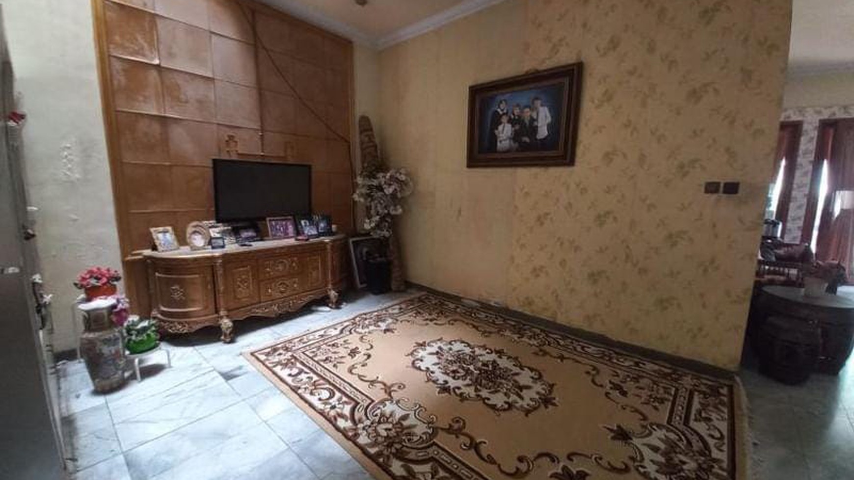 Rumah Mewah Dalam Townhouse Full Furnished di Condet