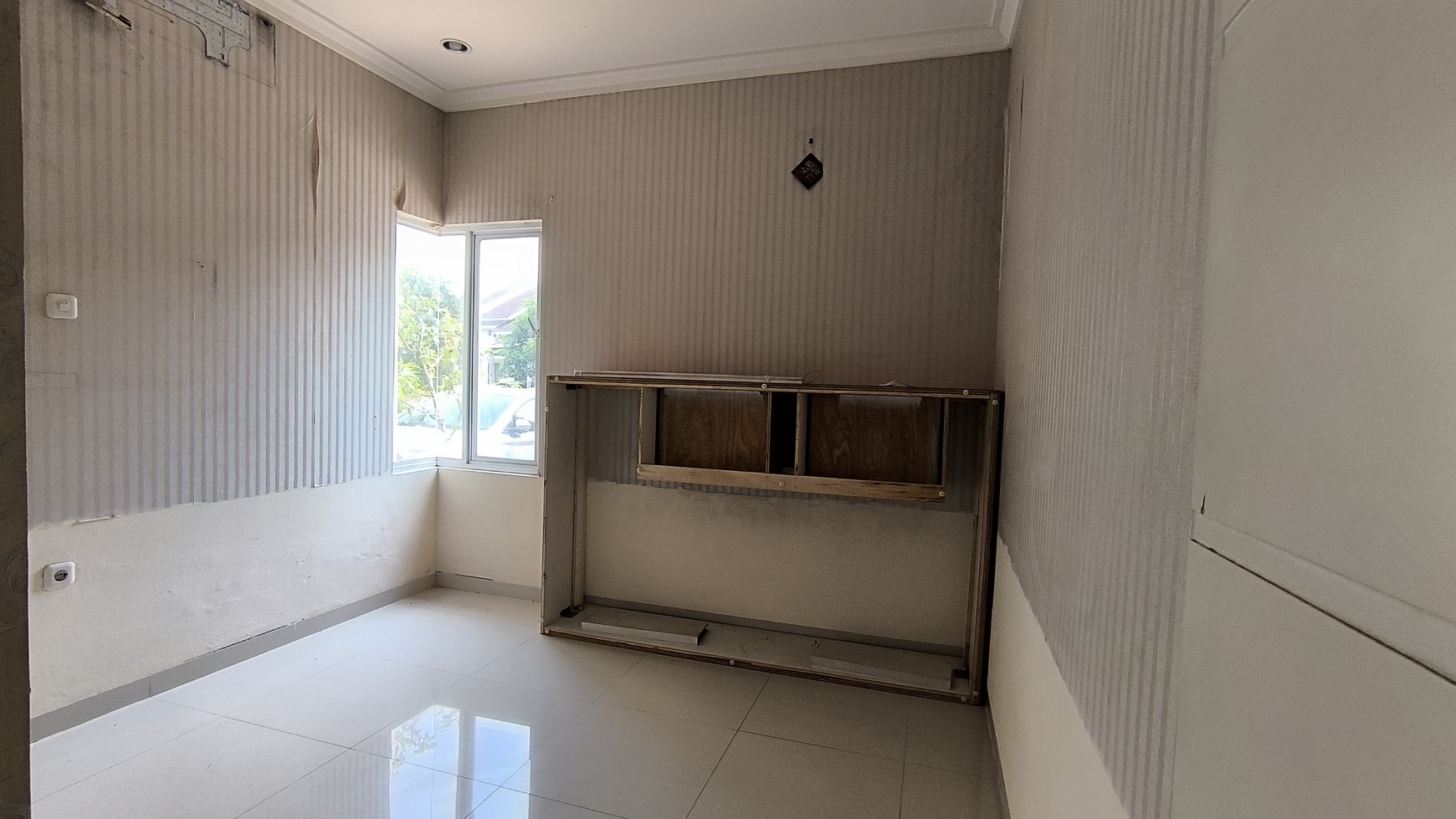 Dijual Rumah Siap Pakai 2 lantai Full Renovasi di Cluster De Oranje, Grand Wisata