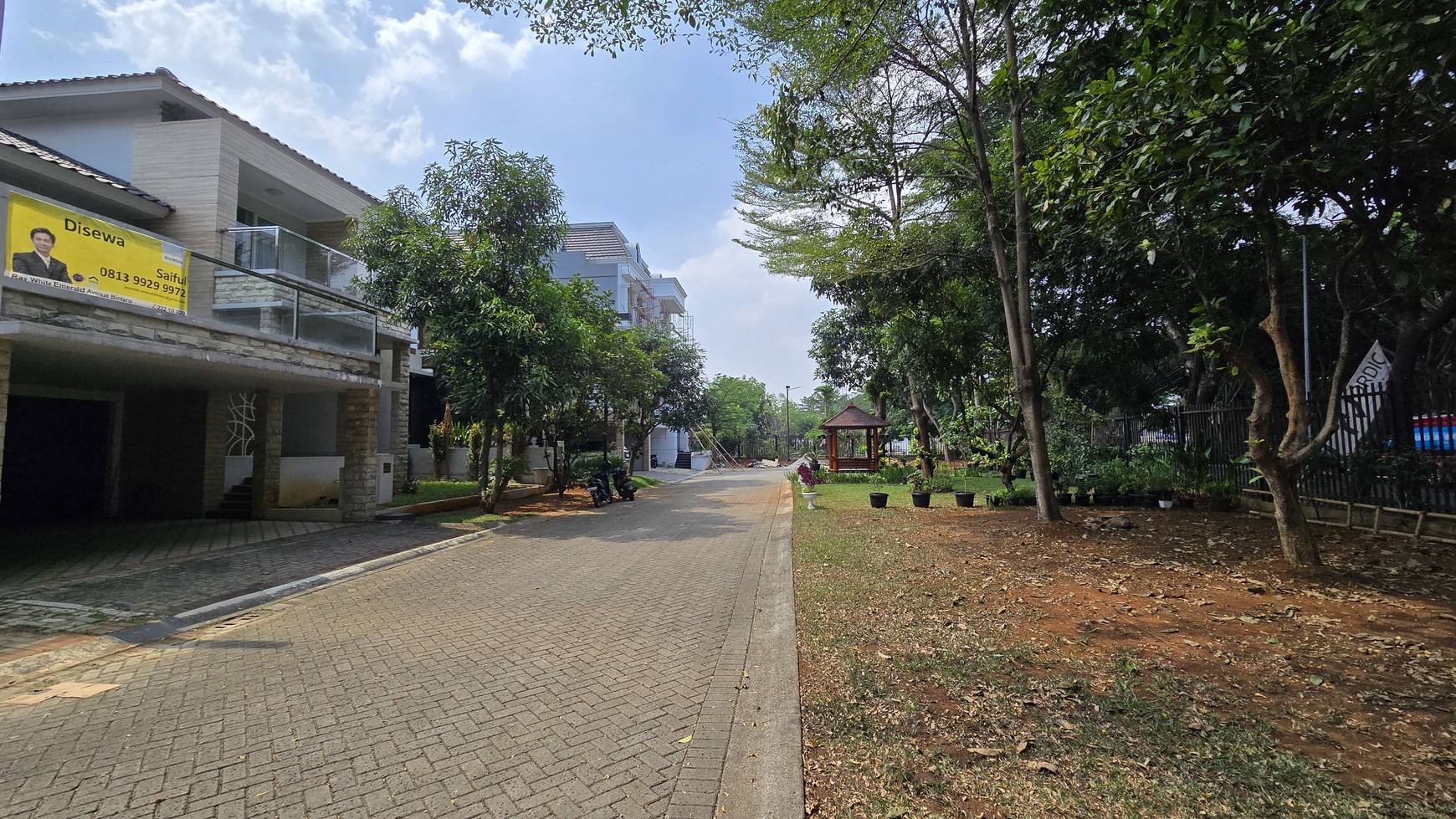 Rumah Nyaman dan Siap Huni di Cluster Kebayoran Essence, Bintaro Sektor 9 