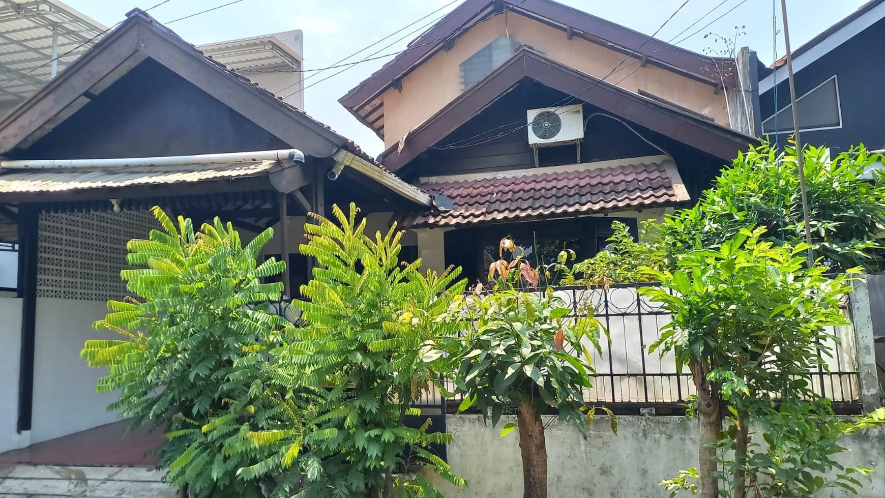 Rumah untuk usaha Sektor 5 Bintaro Jaya, pusat kuliner and usaha.