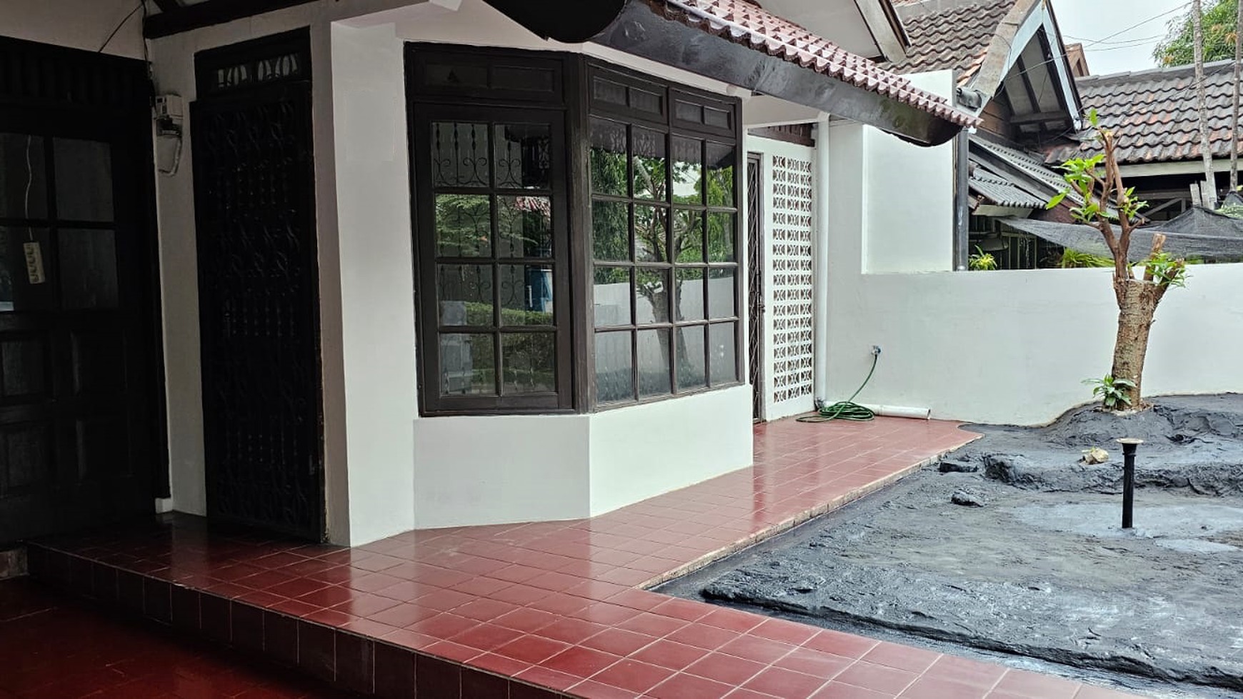 Rumah untuk usaha Sektor 5 Bintaro Jaya, pusat kuliner and usaha.