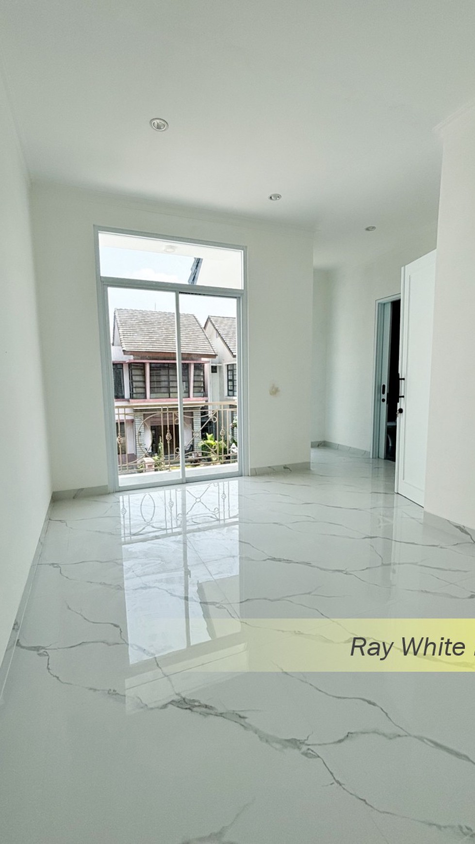 BRAND NEW EROPA CLASSIC HOUSE IN DESIGN DI BINTARO JAYA SEKTOR 9, TANGERANG SELATAN