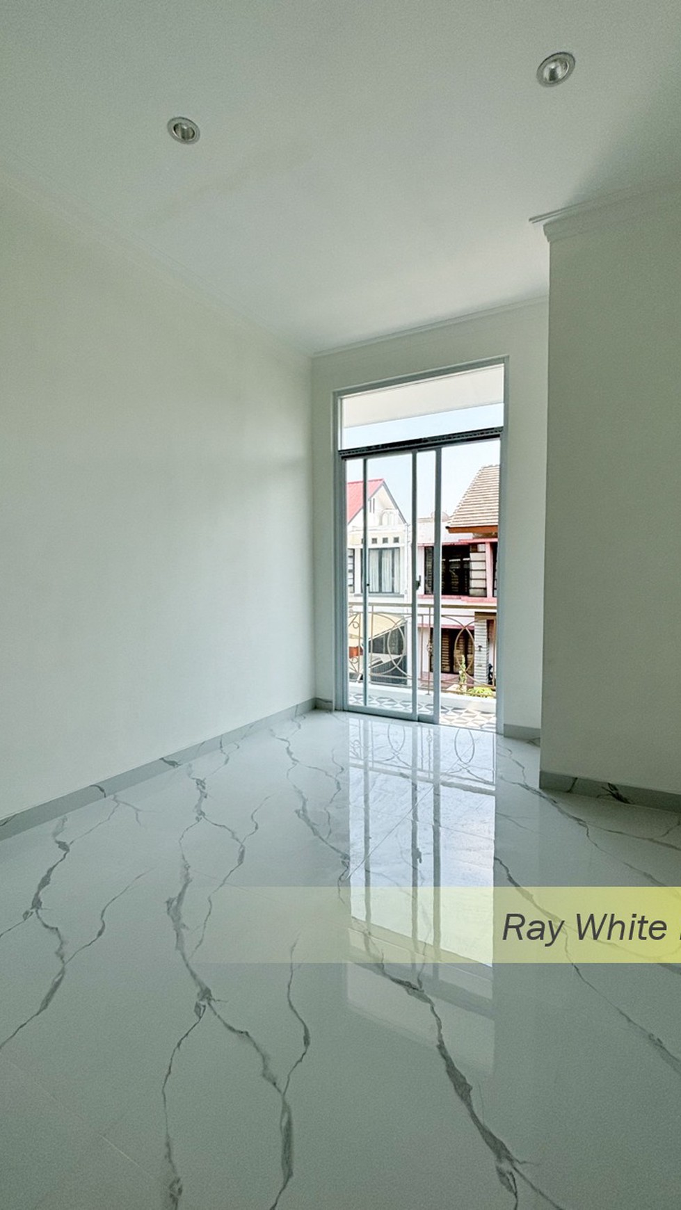 BRAND NEW EROPA CLASSIC HOUSE IN DESIGN DI BINTARO JAYA SEKTOR 9, TANGERANG SELATAN