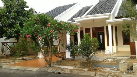 Rumah bagus, rapih, siap huni di Serpong