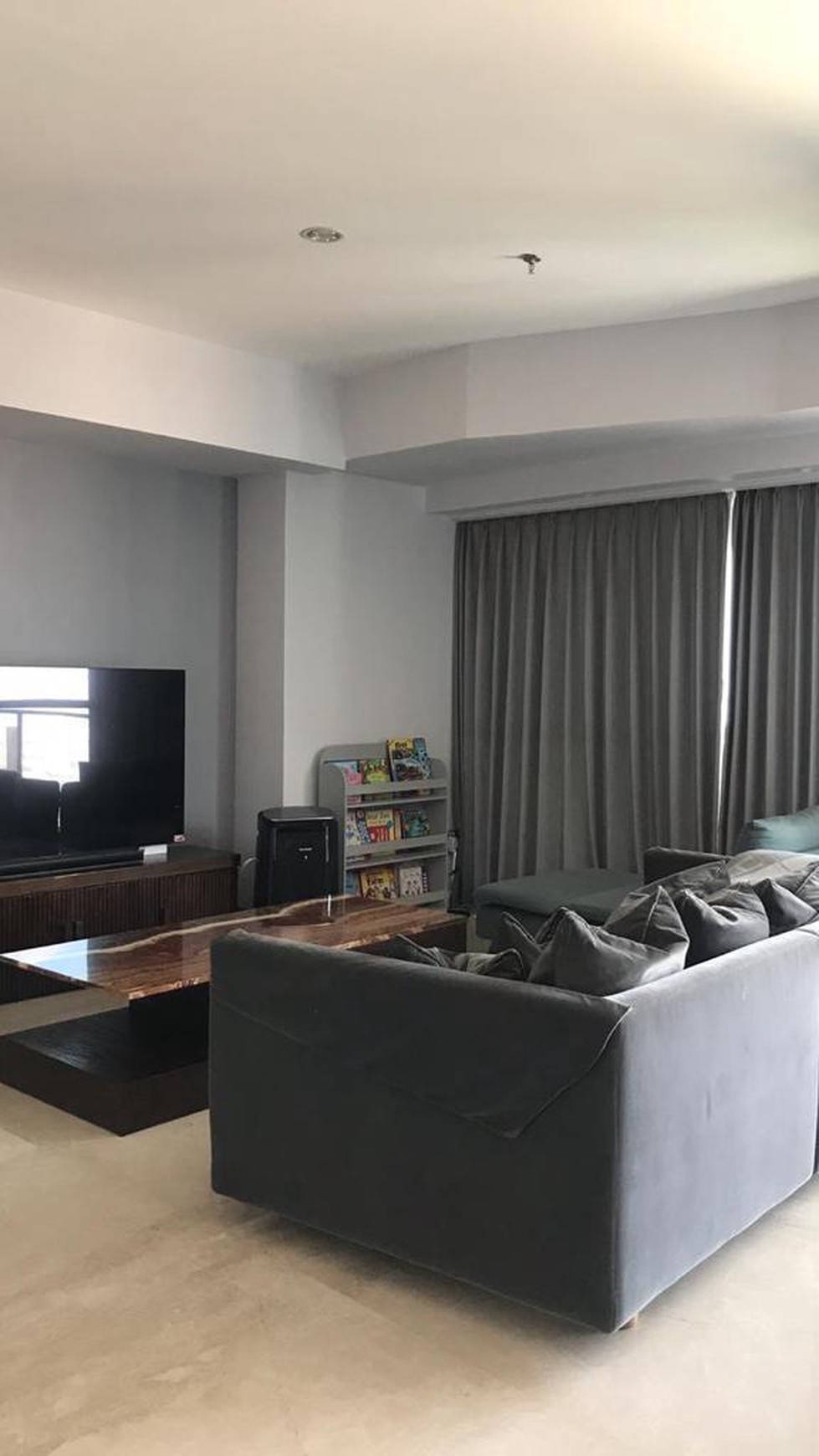 Dijual Apartemen The Peak Tunjungan Plaza 5 Surabaya Pusat Tipe 2+1 Bedroom FULL FURNISHED Siap Huni Modeen Mewah 