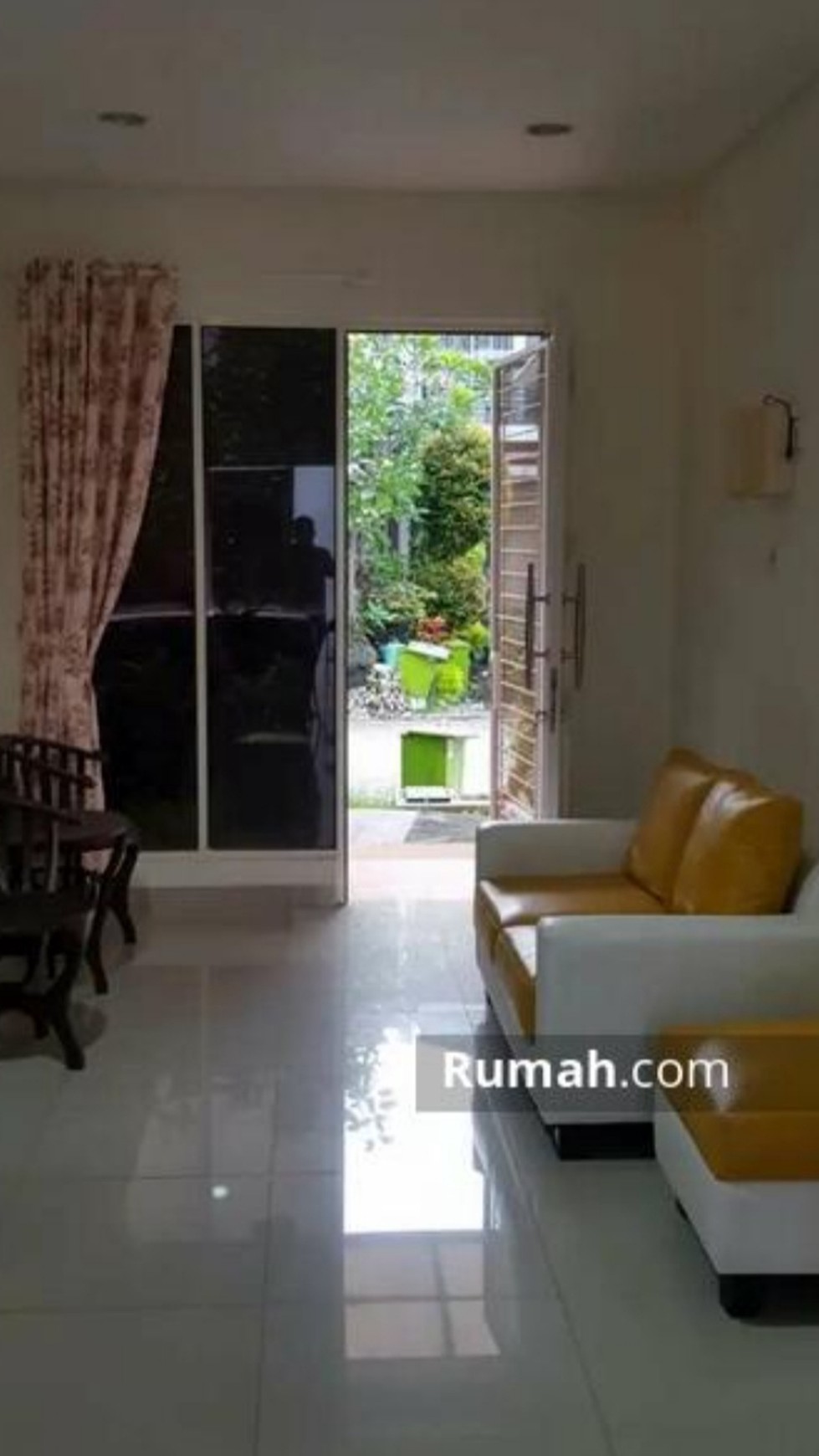 Flash Rent. Rumah Bagus Residence One, Serpong..