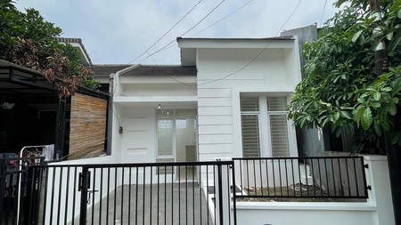 Rumah Cantik Siap Huni dengan Hunian Nyaman & Strategis @Serpong