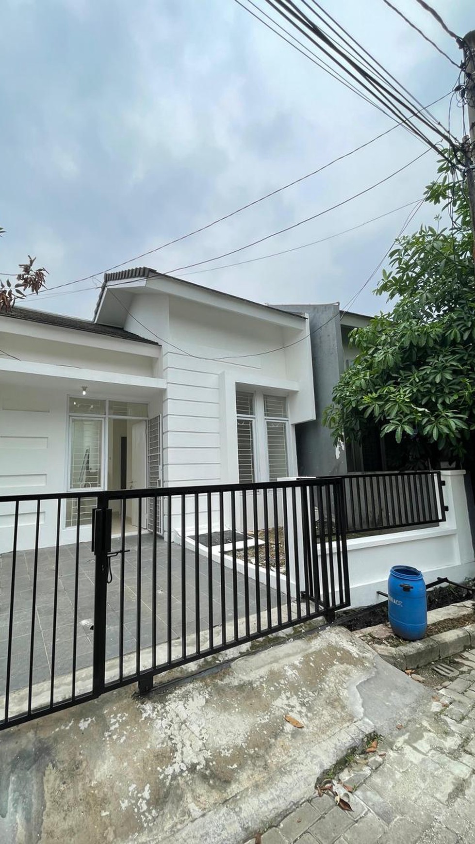 Rumah Cantik Siap Huni dengan Hunian Nyaman & Strategis @Serpong