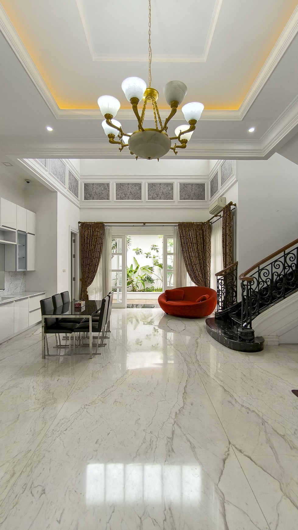 Rumah Mewah Bagus, Nyaman, dan Siap Huni di Pondok Indah, Jakarta Selatan 