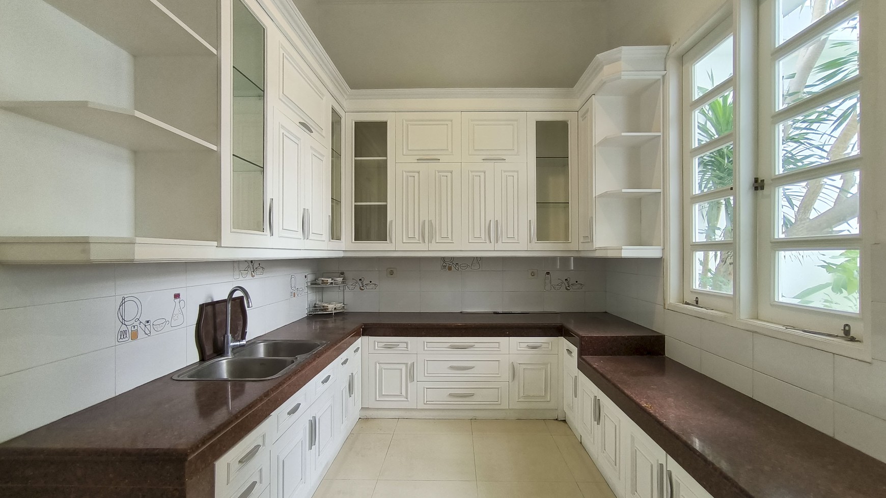 Rumah Mewah Bagus, Nyaman, dan Siap Huni di Pondok Indah, Jakarta Selatan 