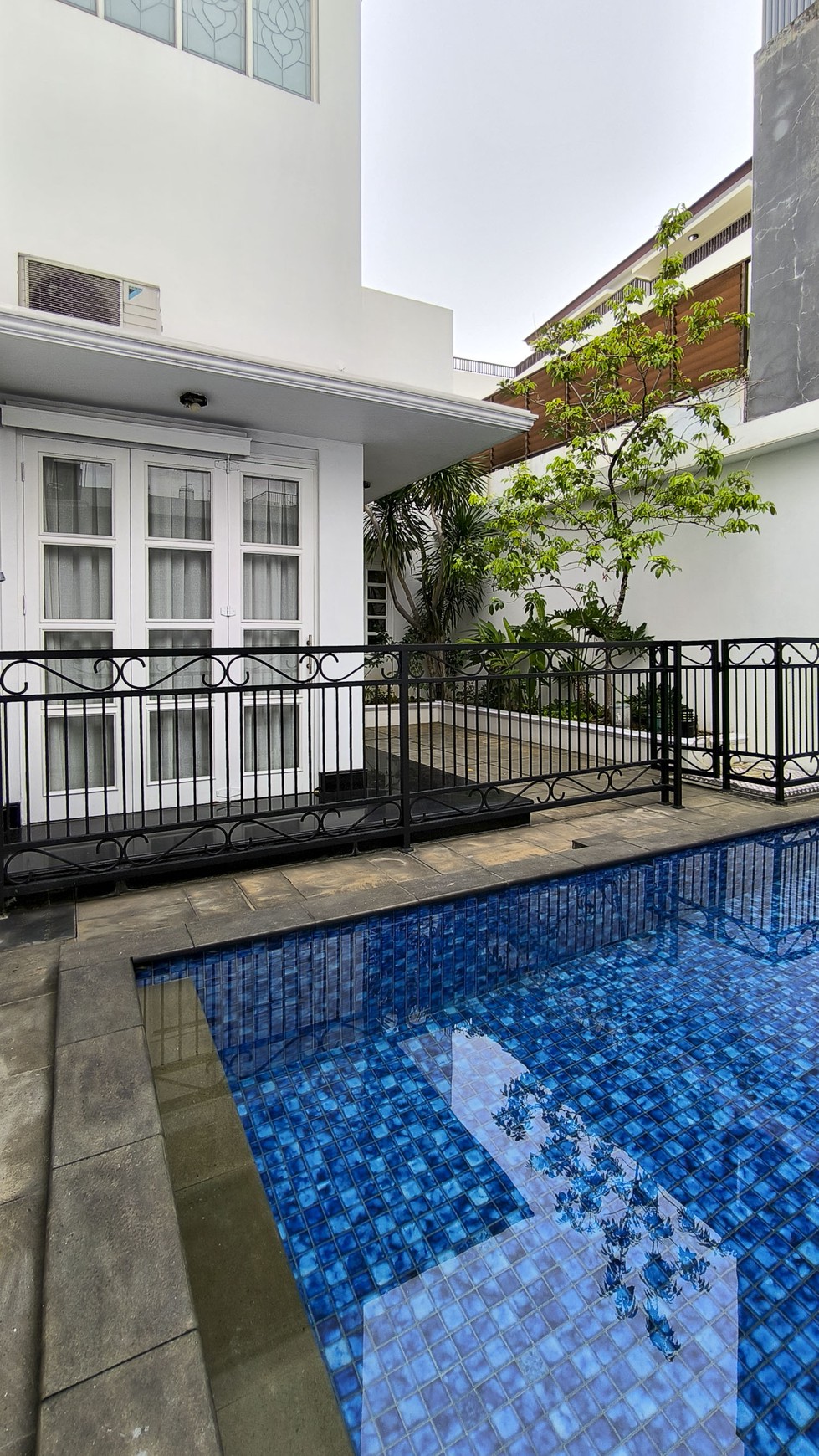 Rumah Mewah Bagus, Nyaman, dan Siap Huni di Pondok Indah, Jakarta Selatan 