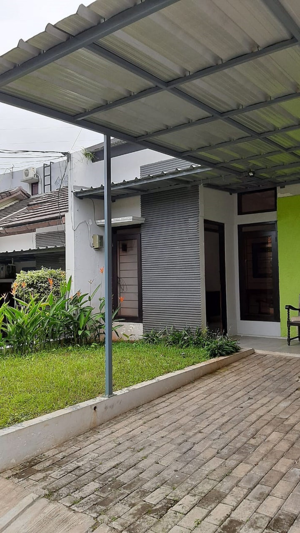 Rumah siap huni dengan Lantai Mezanine di Ciputat