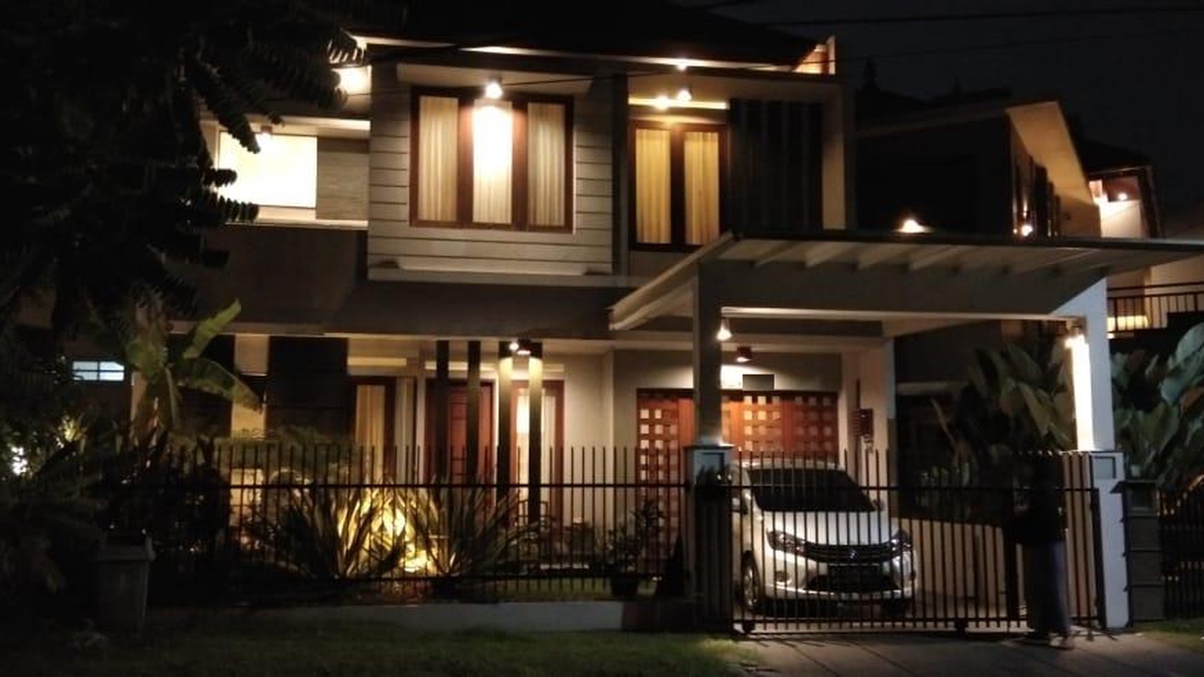 Rumah jalan utama Bintaro Jaya sek 9