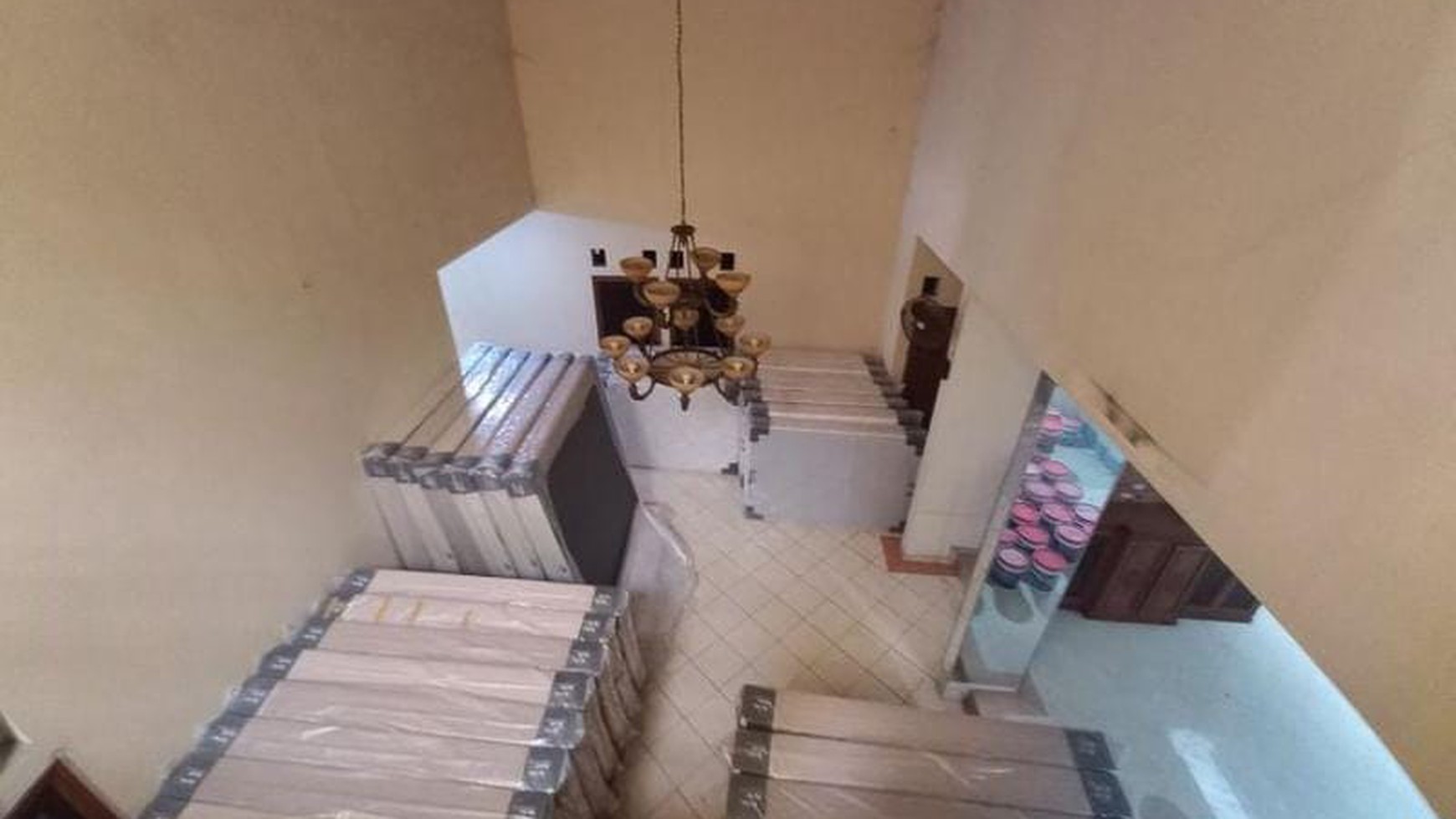 Rumah Mewah Semi Furnished di Tebet 