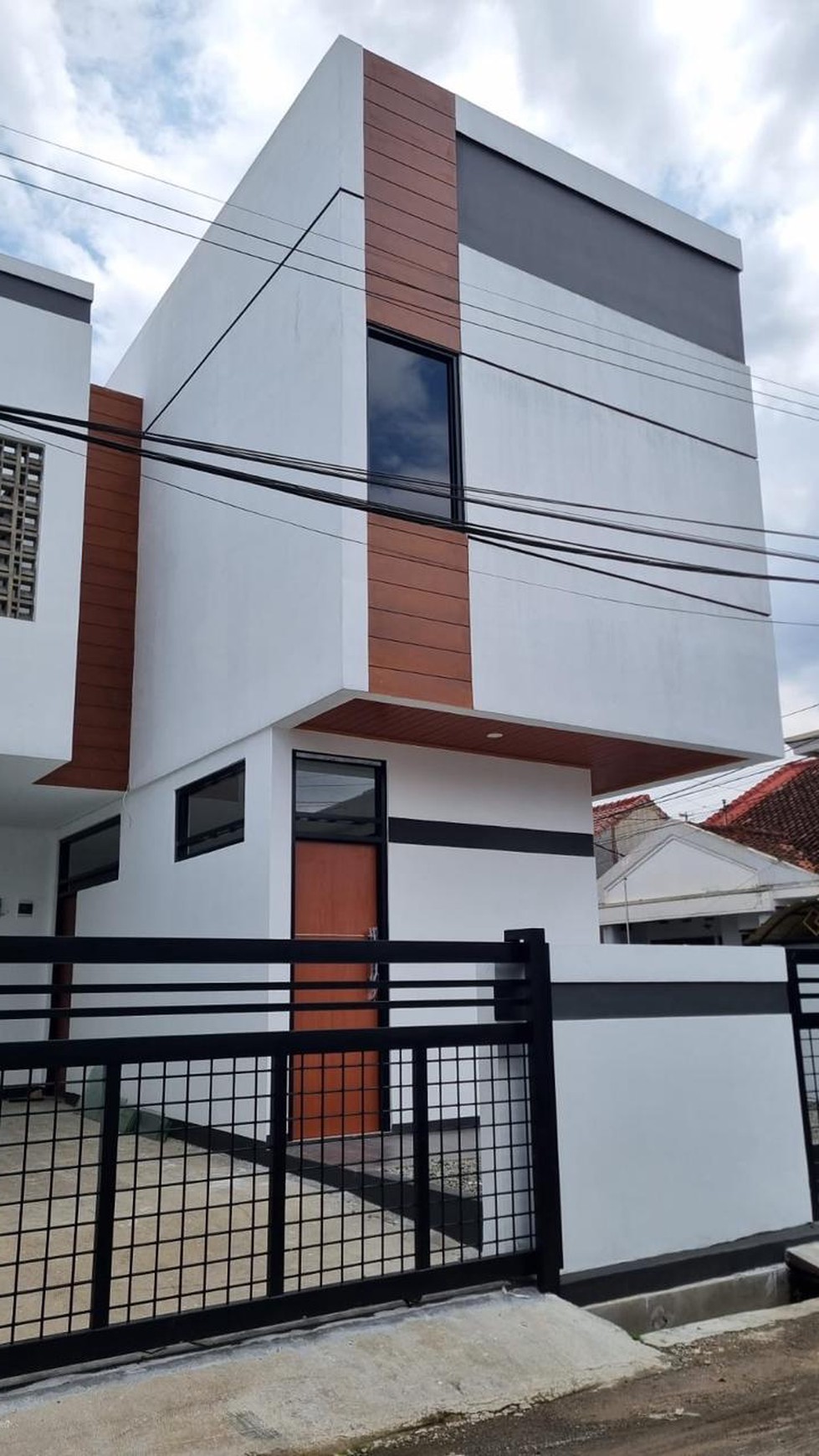 Rumah Minimalis Asri di jl Saturnus Utara Bandung