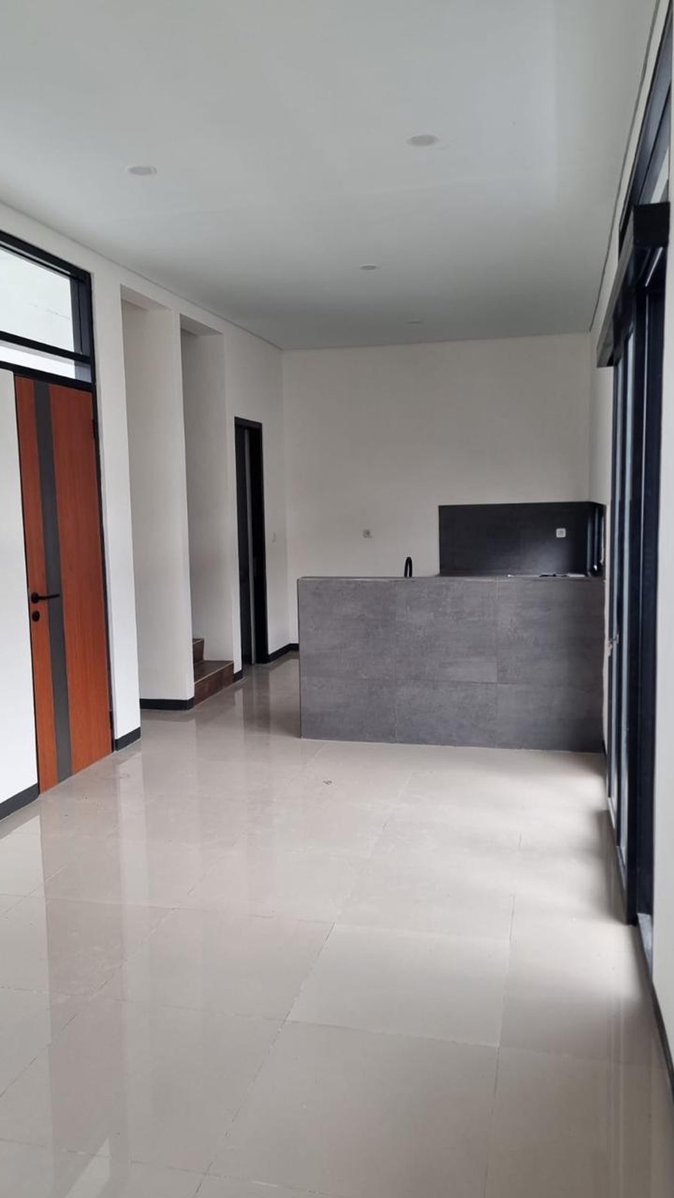 Rumah Minimalis Asri di jl Saturnus Utara Bandung