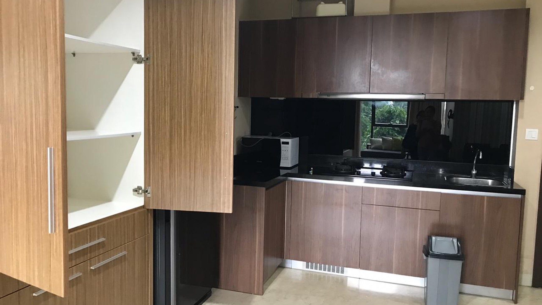 For Sale : L'Avenue 3BR apartment unit with double view