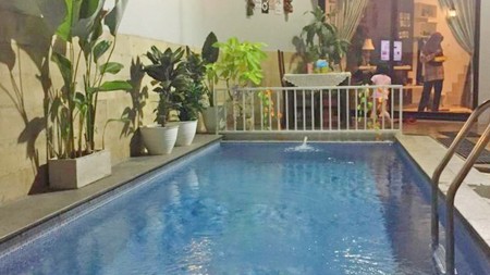 Rumah ada Kolam Renang di Melia Residene Graha Bintaro