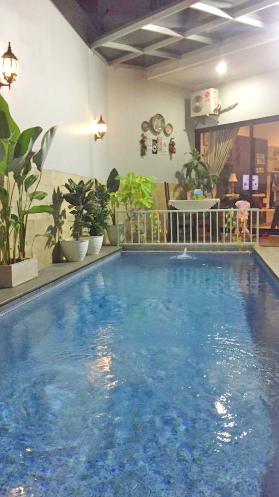 Rumah ada Kolam Renang di Melia Residene Graha Bintaro