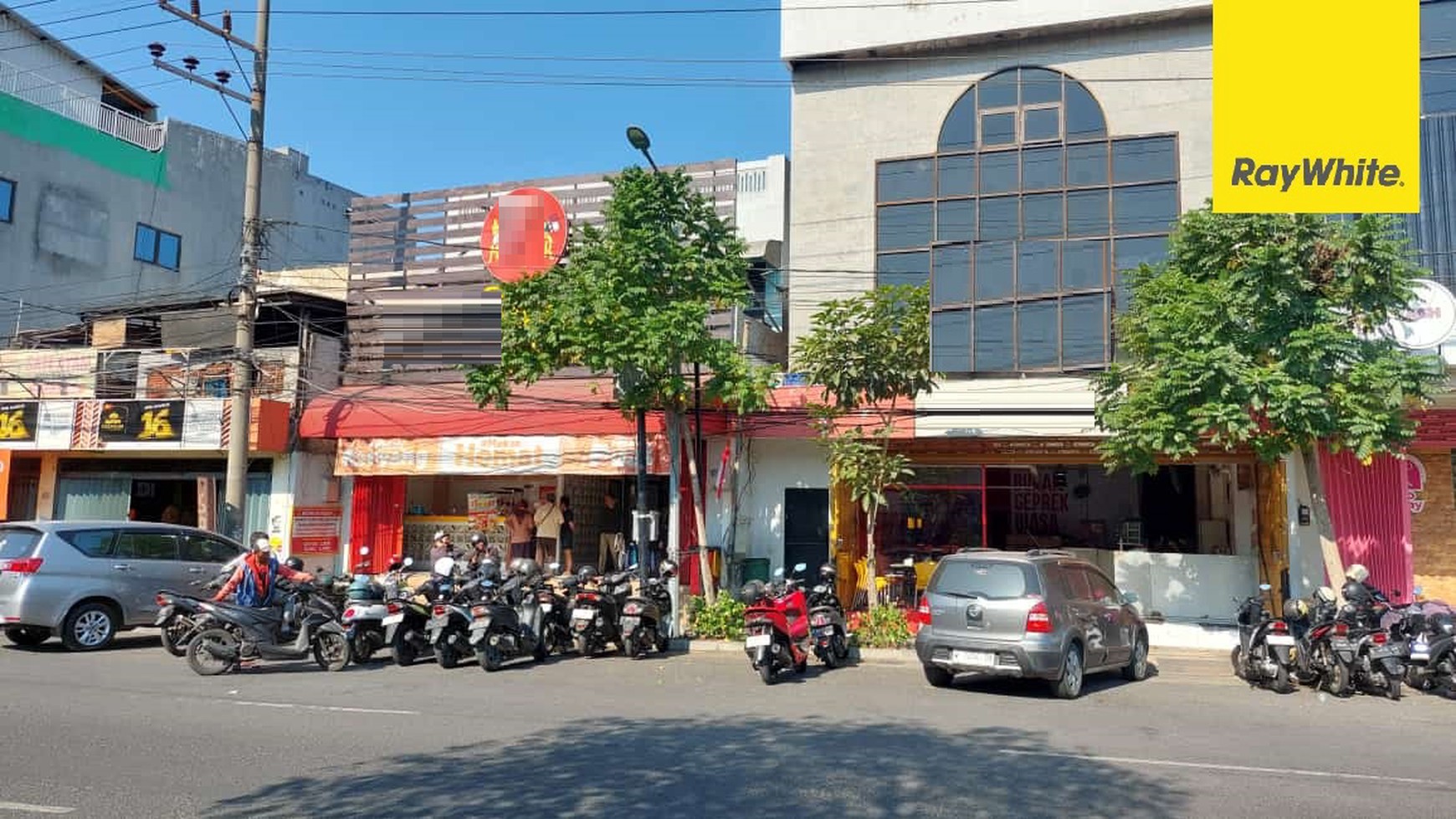 Dijual Ruko Strategis Area Komersial di Jl Dharmawangsa Surabaya