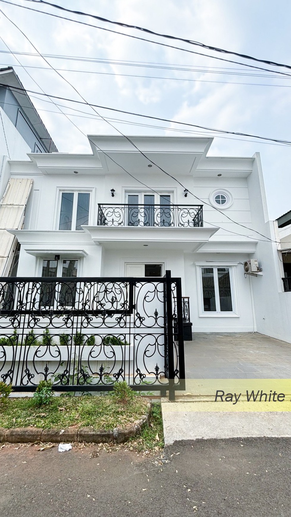 RUMAH MODERN CLASSIC HOUSE SIAP HUNI BINTARO JAYA SEKTOR 9, TANGERANG SELATAN #CH