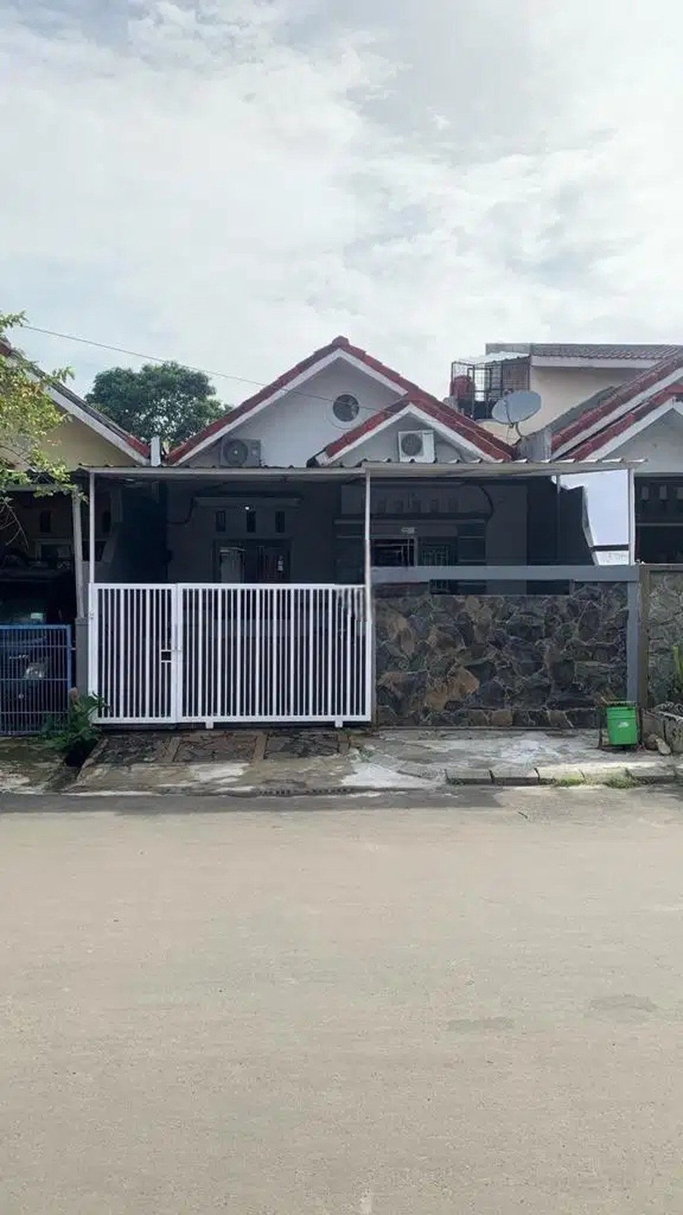 Hot Price. Rumah 1 lantai Villa Mutiara Serpong, depan jln utama.. 