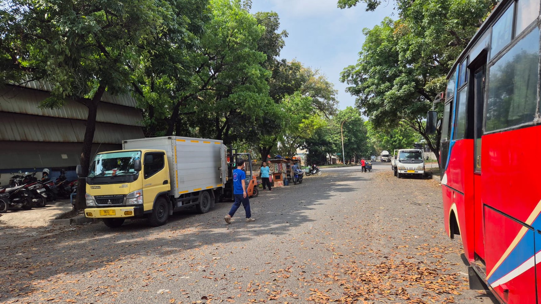 Dijual Gedung 3 in 1 di Daerah Jababeka Cikarang Bekasi.