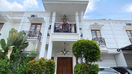 Rumah Modern Classic dalam Cluster Strategis di Jagakarsa, Jakarta Selatan