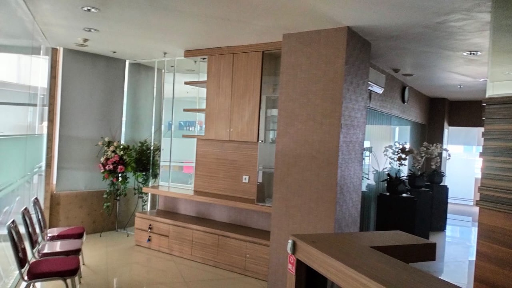 Disewakan Office Spazio Surabaya Luas 145 m Furnish